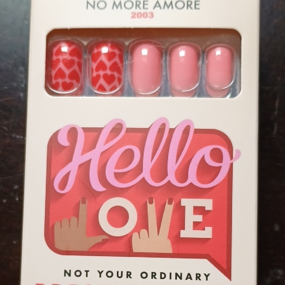 Hello Love Press On Nails Set - Picture 6 of 6